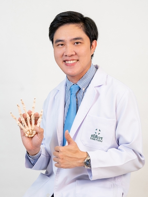 Noppadon  Panjawatthana, M.D.